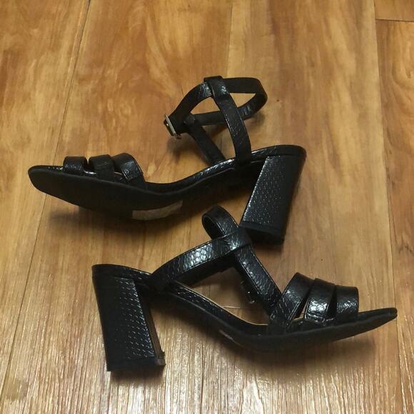 Cushion Walk by Avon Black Snakeskin Print Heels Size 6 - Picture 3 of 14